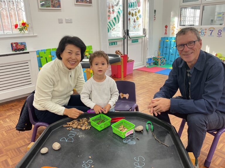 Grandparents stay and play 2024